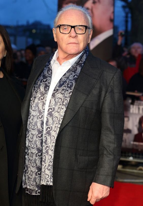 Anthony Hopkins min